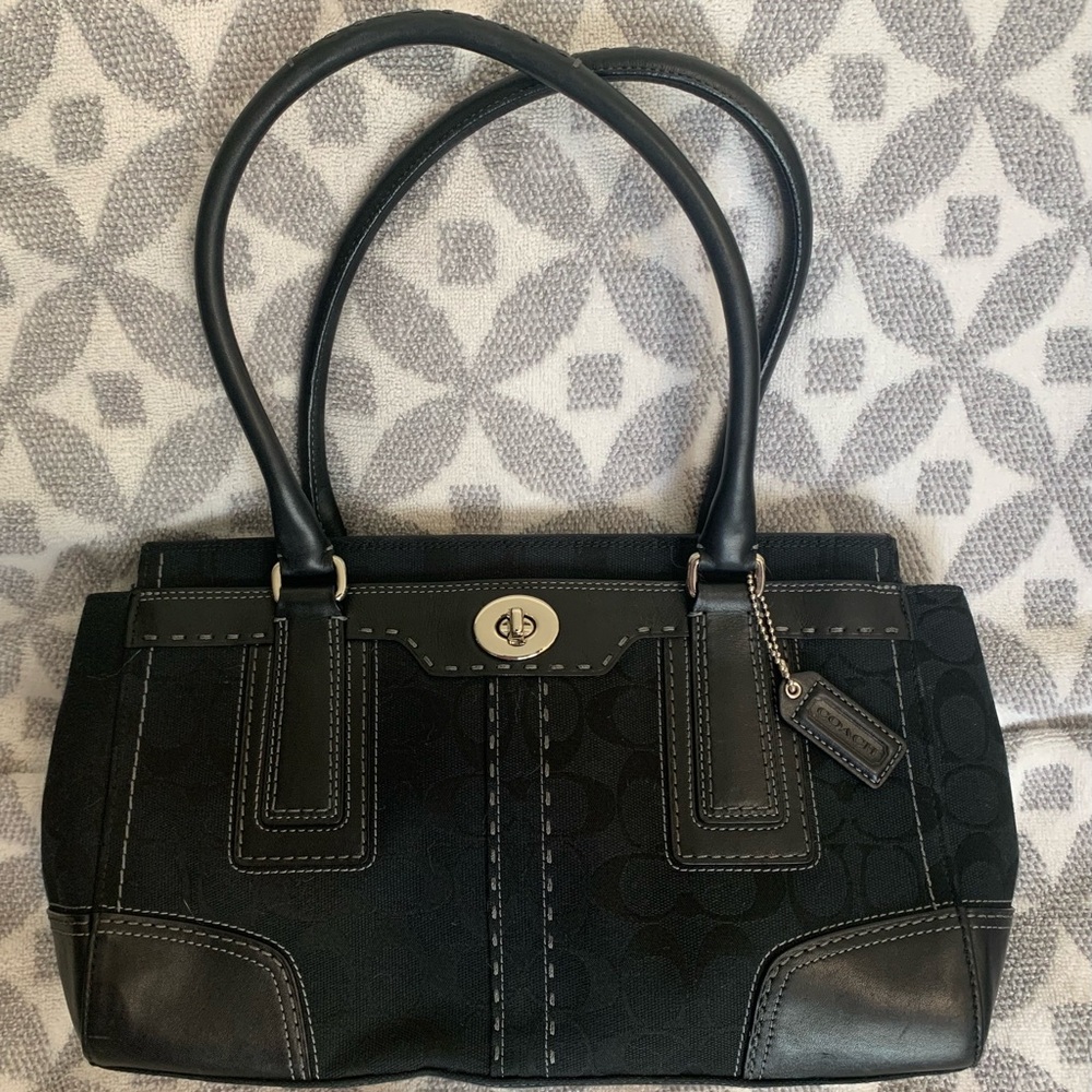 Coach L0771-11589 HAMPTON signature carryall satchel in black. Gorgeous Bag!